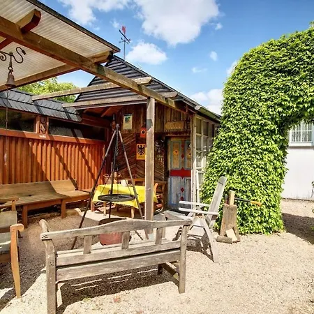 With 2 Bedrooms Schwollen