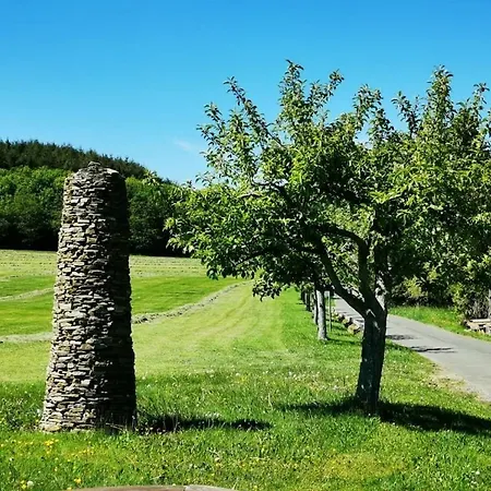 With 2 Bedrooms * Schwollen